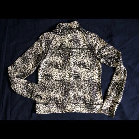 Danskin Now Girl’s L Gray/Black Pixel Print Smooth Knit Track Jacket - Picture 6 of 7